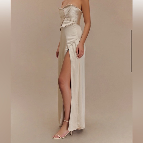 Elegant Blush Gold Maxi Dress - Picture 3 of 5